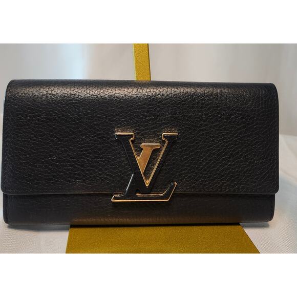 Louis Vuitton Capucines Taurillon Long Wallet Black Exterior Pink Interior LV - Picture 1 of 15
